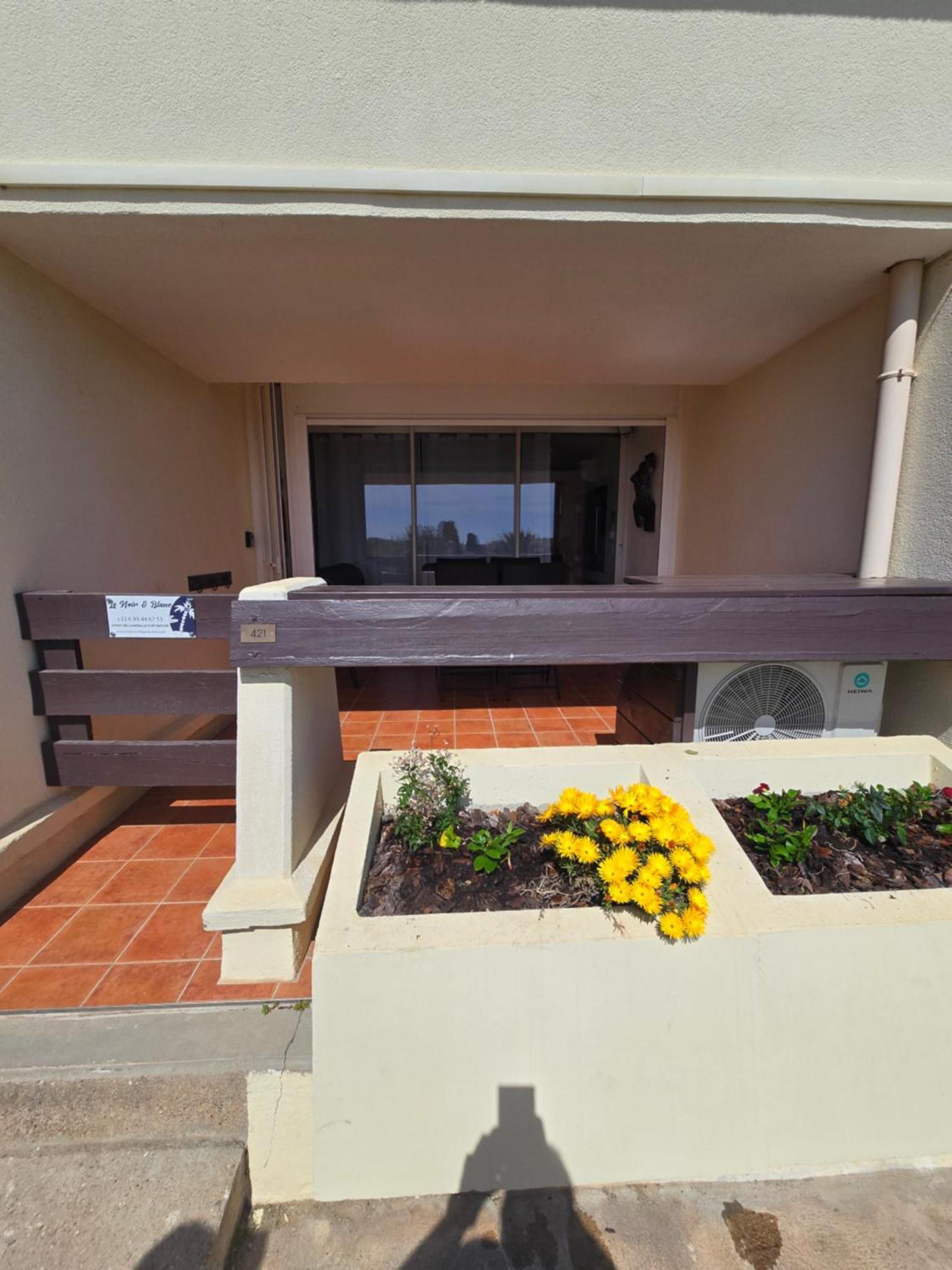Le Noir & Blanc Port Nature 4 Village Naturiste Cap D'agde Apartment Agde