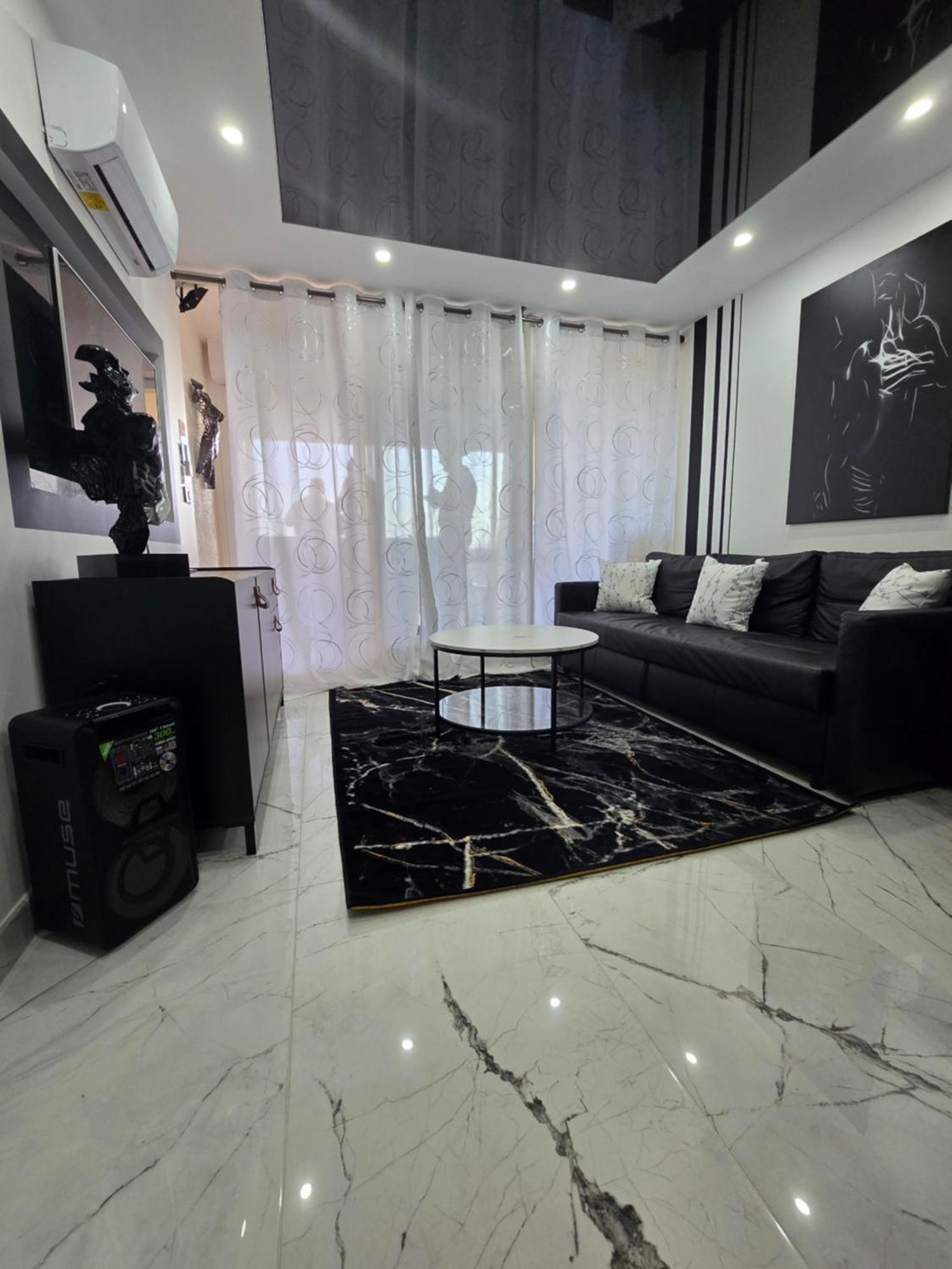 Apartment Le Noir & Blanc Port Nature 4 Village Naturiste Cap D'agde Agde